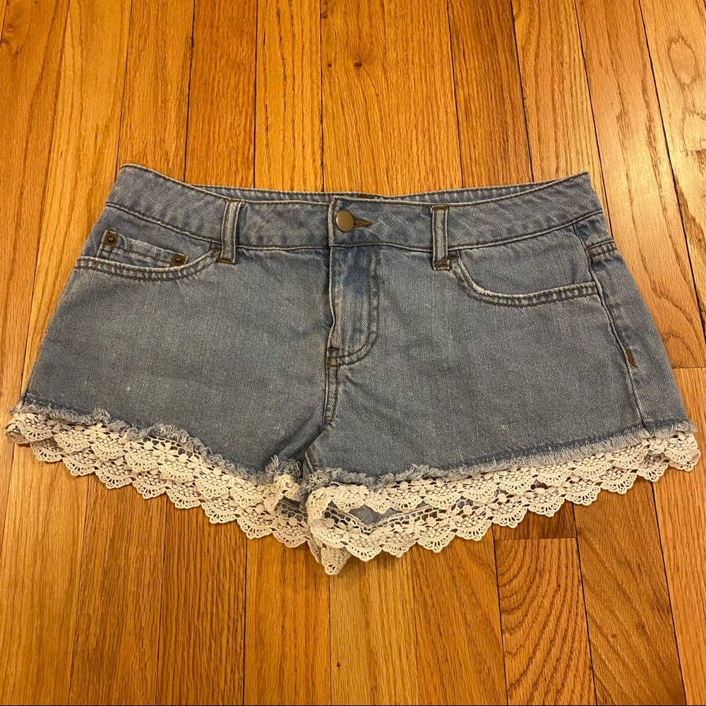 Jean Shorts with Lace Trim 🤍